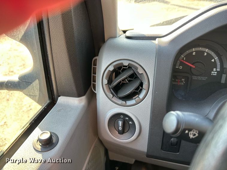 image for item EL0006 2010 Ford E350 van cab and chassis