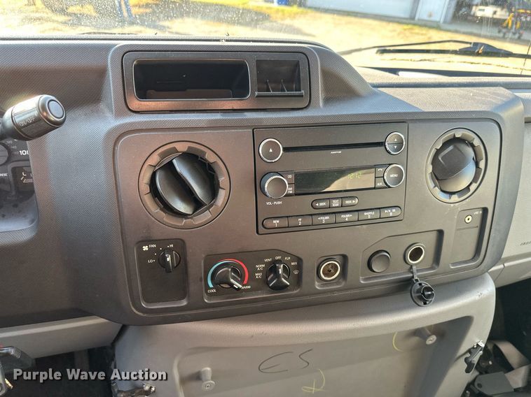 image for item EL0006 2010 Ford E350 van cab and chassis