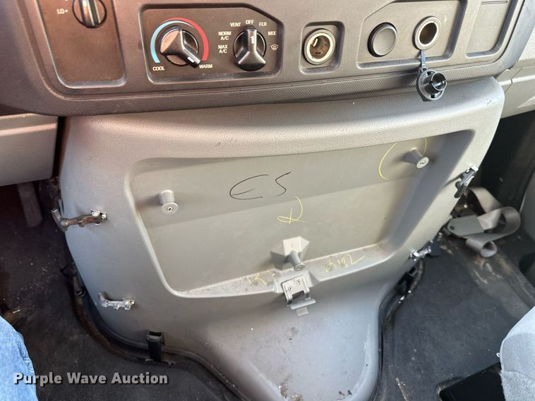 image for item EL0006 2010 Ford E350 van cab and chassis