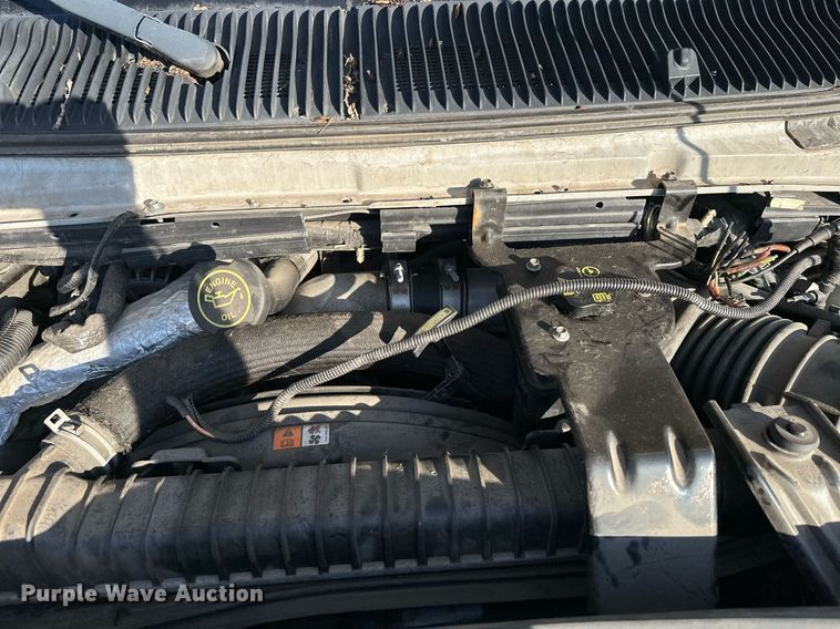 image for item EL0006 2010 Ford E350 van cab and chassis