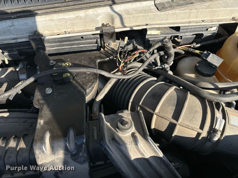 image for item EL0006 2010 Ford E350 van cab and chassis