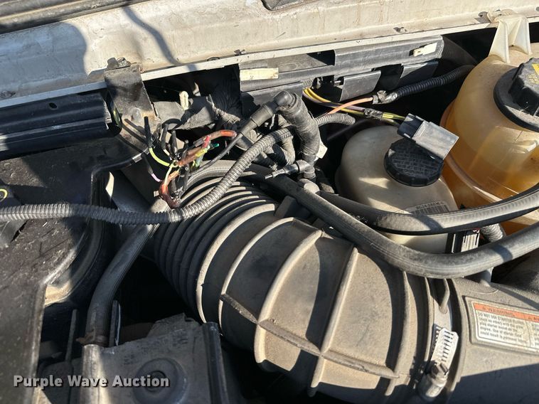 image for item EL0006 2010 Ford E350 van cab and chassis