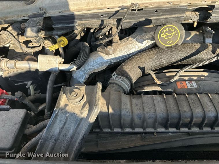 image for item EL0006 2010 Ford E350 van cab and chassis