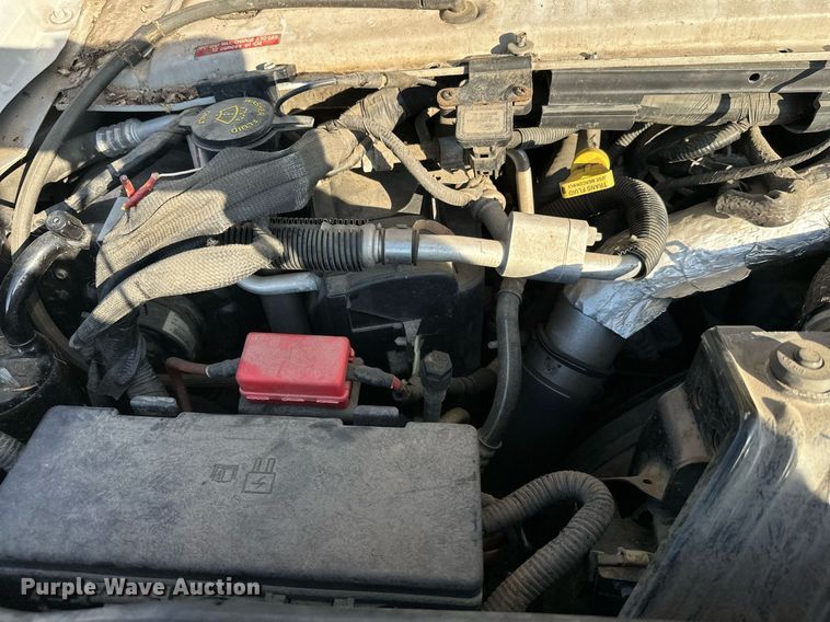 image for item EL0006 2010 Ford E350 van cab and chassis