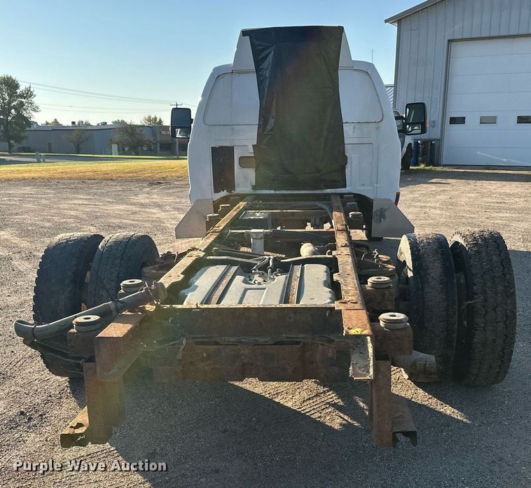 image for item EL0007 2008 Ford F450 van cab and chassis