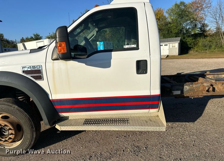 image for item EL0007 2008 Ford F450 van cab and chassis