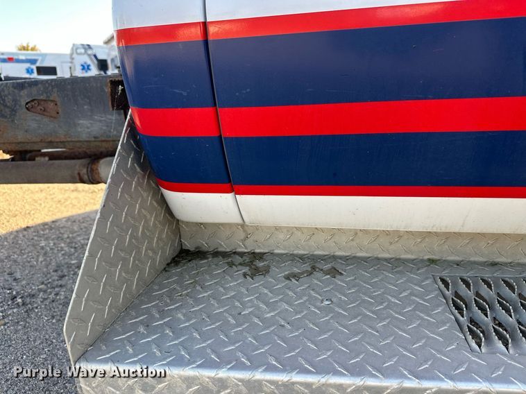 image for item EL0007 2008 Ford F450 van cab and chassis