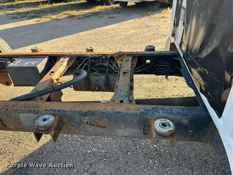 image for item EL0007 2008 Ford F450 van cab and chassis