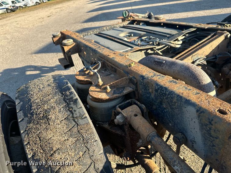 image for item EL0007 2008 Ford F450 van cab and chassis