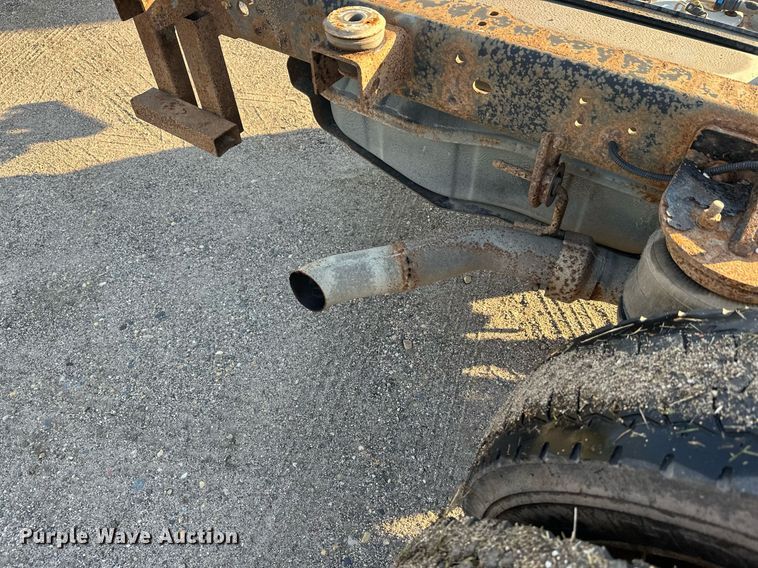 image for item EL0007 2008 Ford F450 van cab and chassis