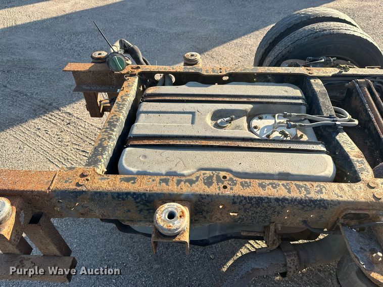 image for item EL0007 2008 Ford F450 van cab and chassis