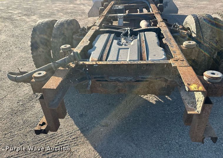 image for item EL0007 2008 Ford F450 van cab and chassis