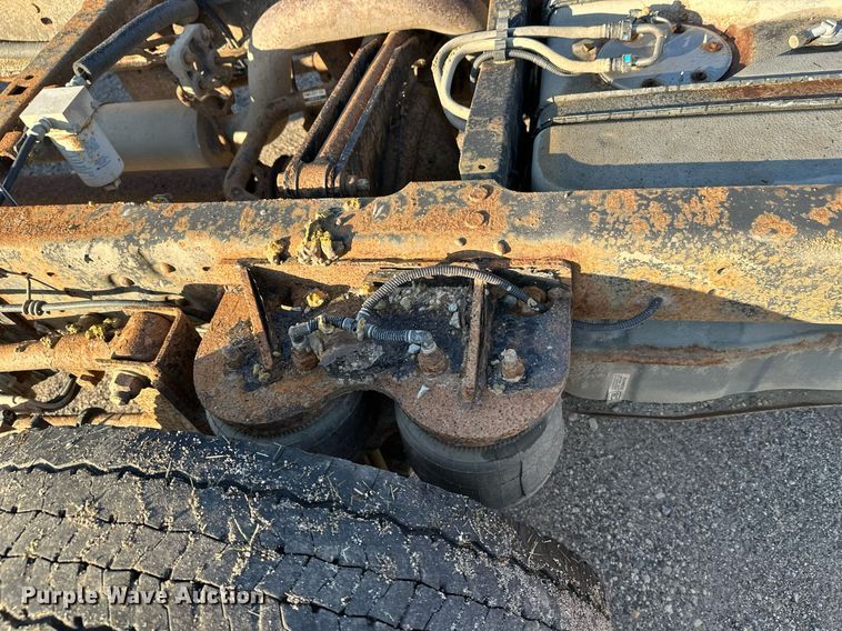 image for item EL0007 2008 Ford F450 van cab and chassis