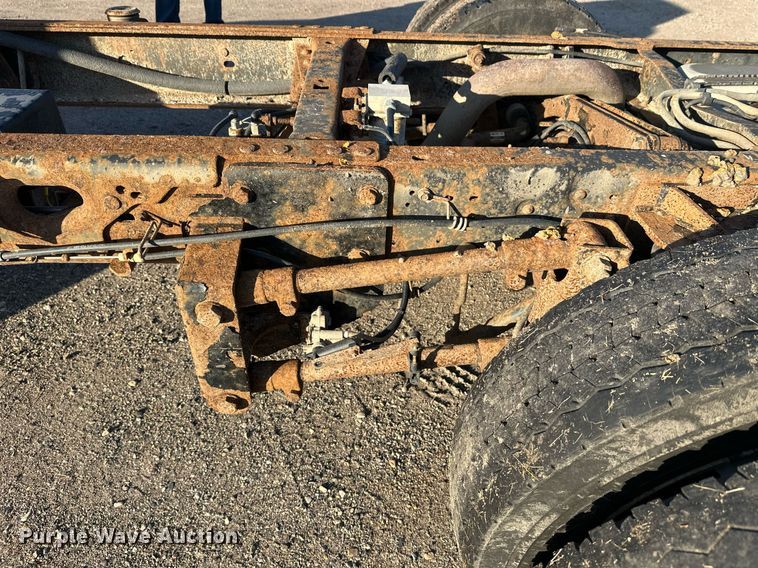 image for item EL0007 2008 Ford F450 van cab and chassis