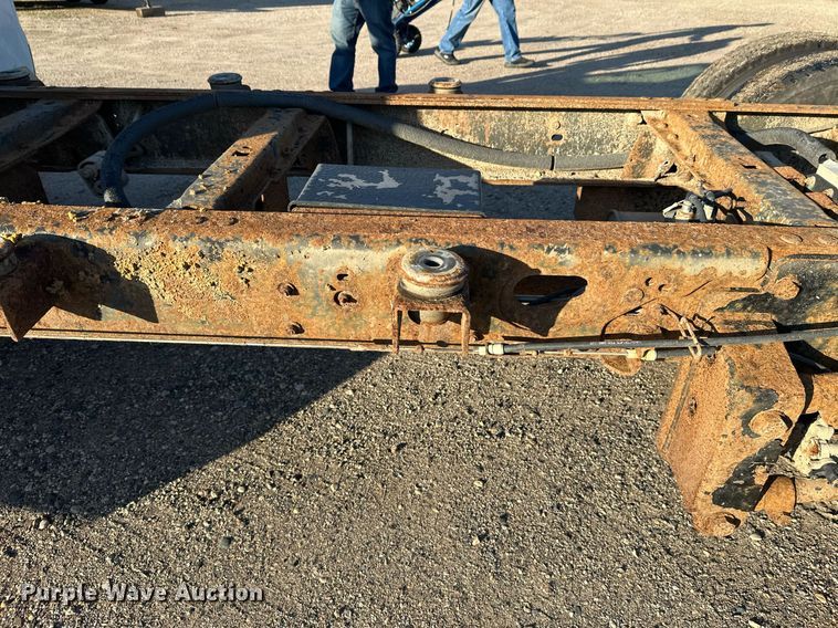 image for item EL0007 2008 Ford F450 van cab and chassis