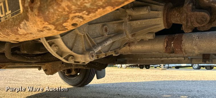 image for item EL0007 2008 Ford F450 van cab and chassis