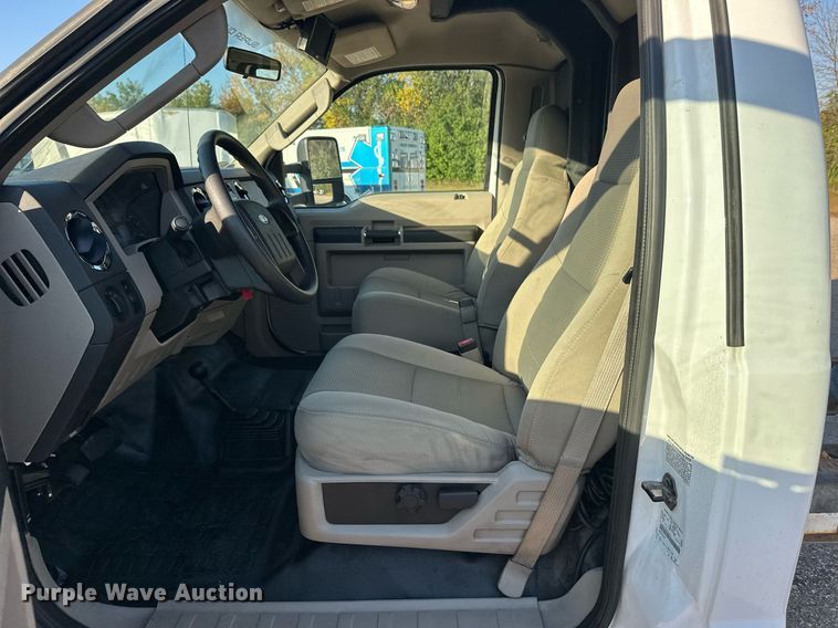 image for item EL0007 2008 Ford F450 van cab and chassis