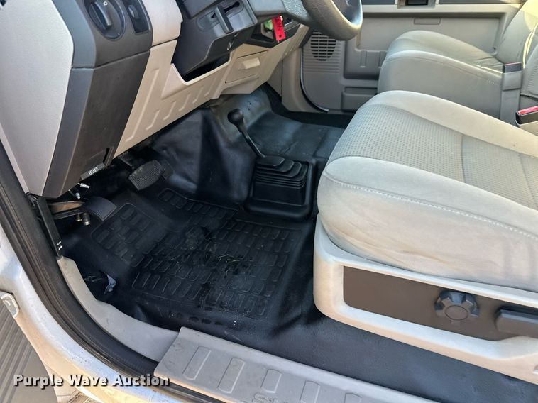 image for item EL0007 2008 Ford F450 van cab and chassis