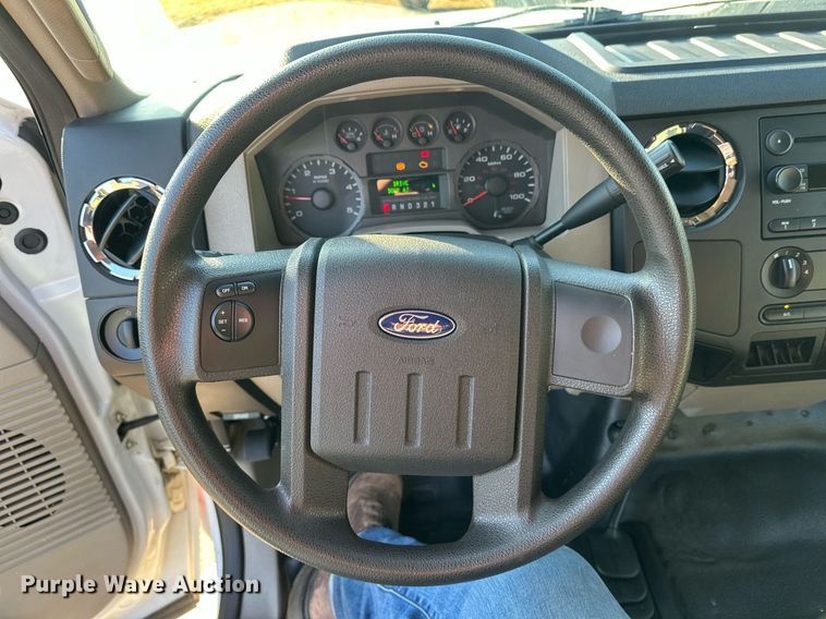 image for item EL0007 2008 Ford F450 van cab and chassis