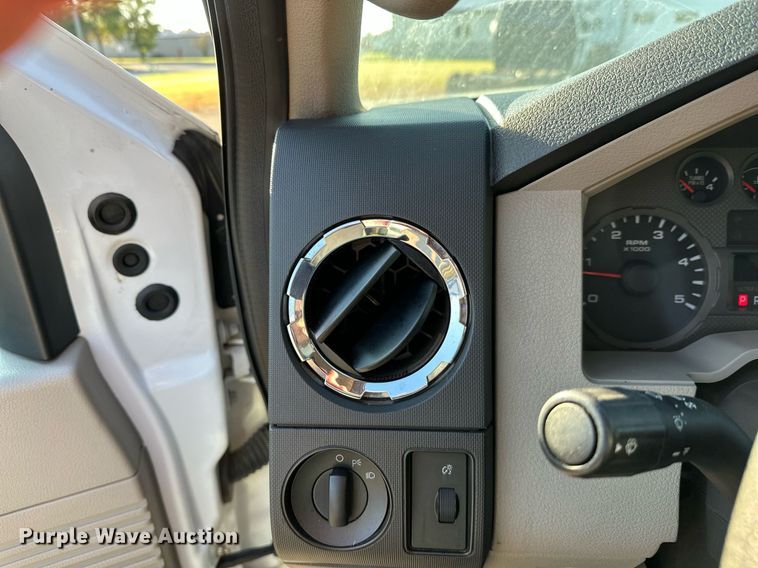 image for item EL0007 2008 Ford F450 van cab and chassis