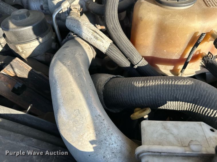 image for item EL0007 2008 Ford F450 van cab and chassis