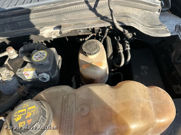 image for item EL0007 2008 Ford F450 van cab and chassis