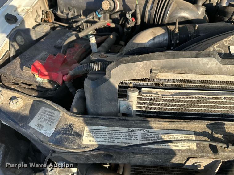 image for item EL0007 2008 Ford F450 van cab and chassis