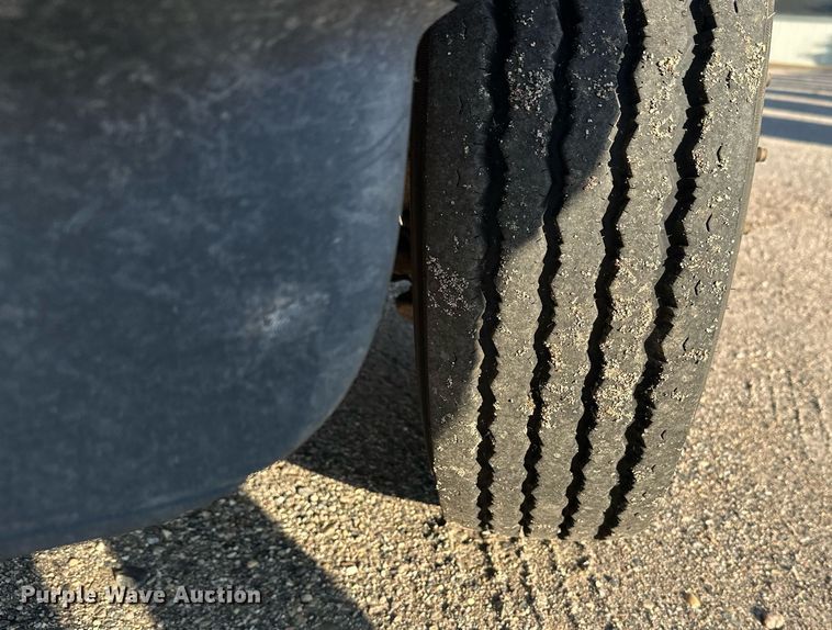 image for item EL0007 2008 Ford F450 van cab and chassis