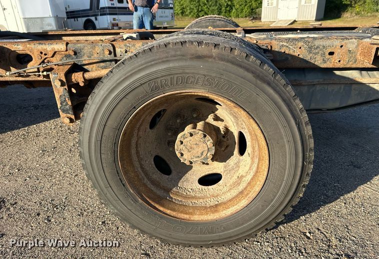 image for item EL0007 2008 Ford F450 van cab and chassis