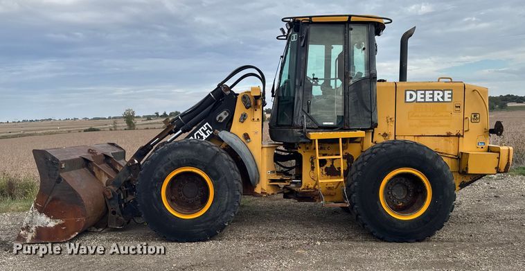 image for item EM2383 John Deere TC54H wheel loader