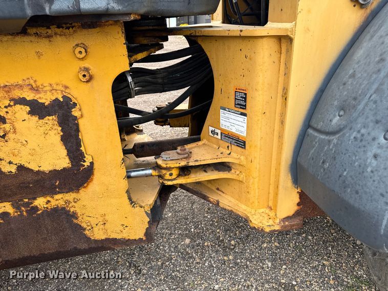 image for item EM2383 John Deere TC54H wheel loader