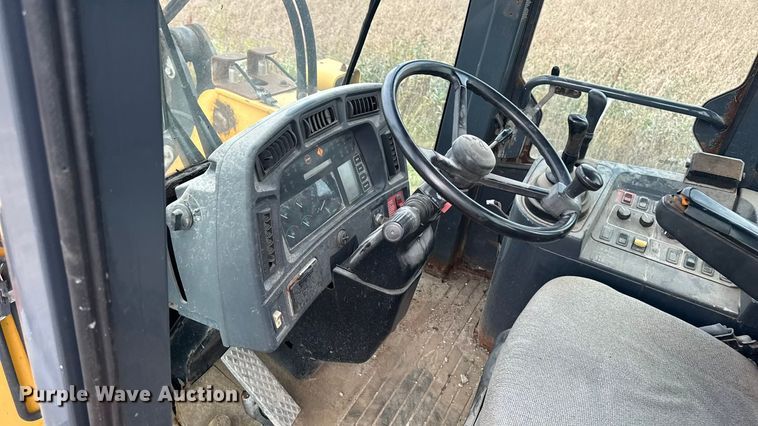 image for item EM2383 John Deere TC54H wheel loader