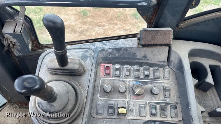 image for item EM2383 John Deere TC54H wheel loader