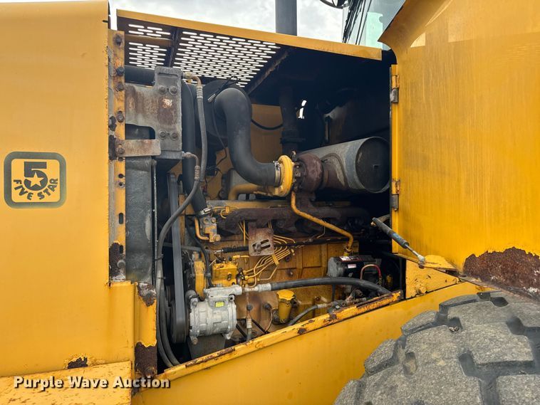 image for item EM2383 John Deere TC54H wheel loader