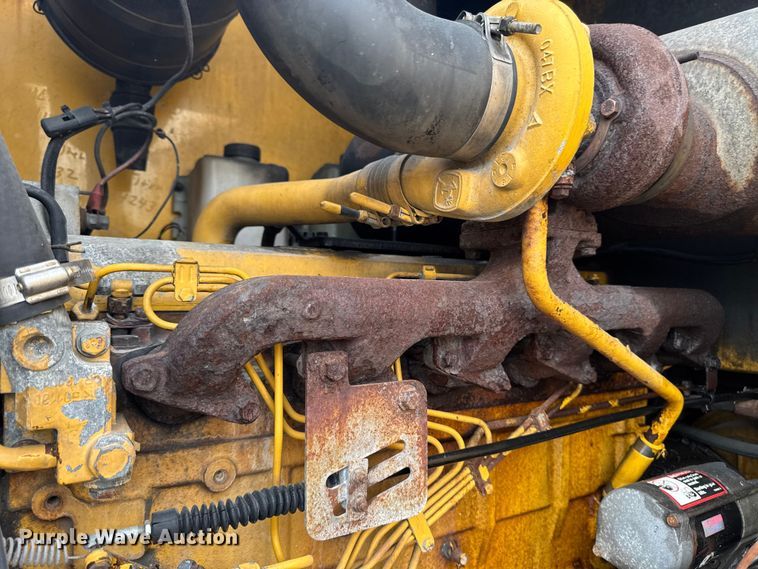 image for item EM2383 John Deere TC54H wheel loader