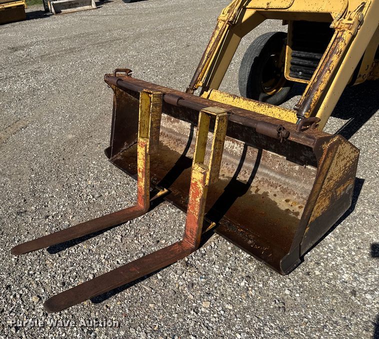 image for item EM2389 1981 Massey Ferguson 30B tractor