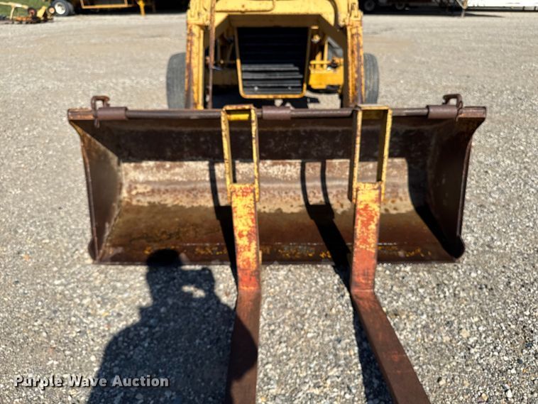 image for item EM2389 1981 Massey Ferguson 30B tractor