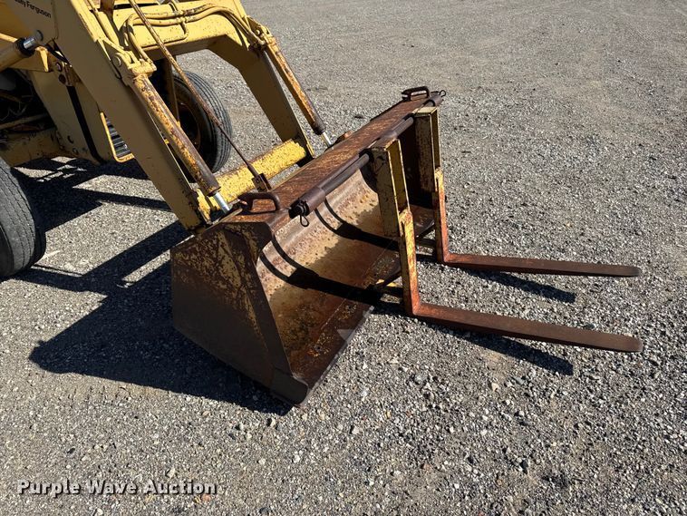 image for item EM2389 1981 Massey Ferguson 30B tractor