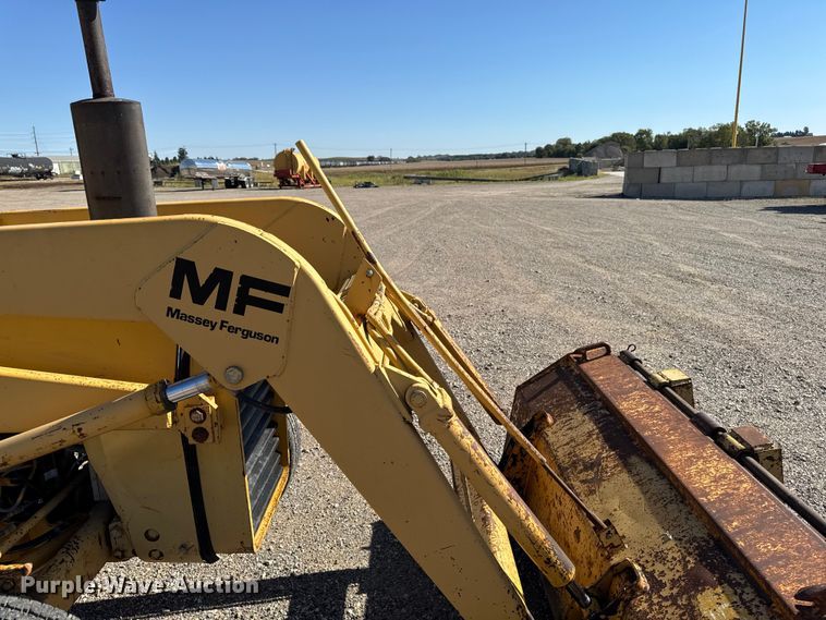 image for item EM2389 1981 Massey Ferguson 30B tractor