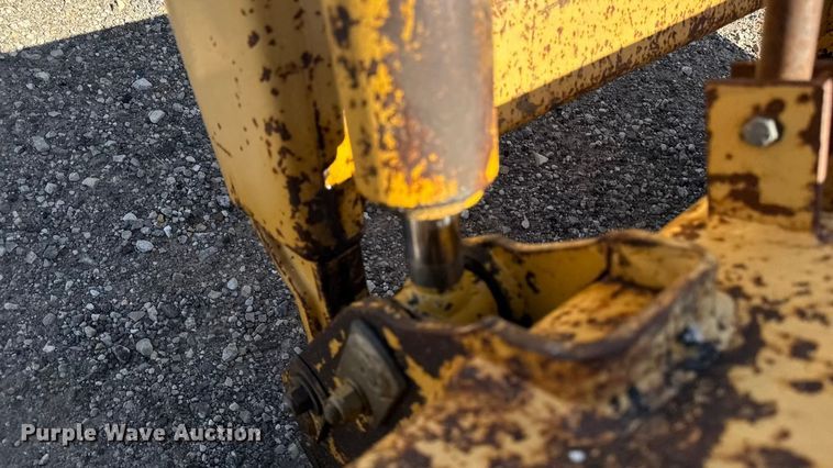 image for item EM2389 1981 Massey Ferguson 30B tractor