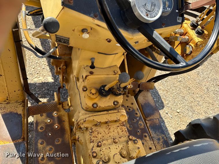 image for item EM2389 1981 Massey Ferguson 30B tractor