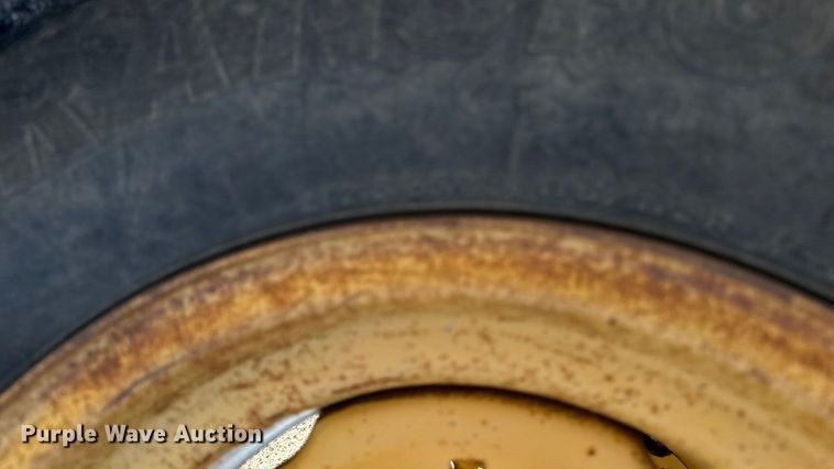 image for item EM2389 1981 Massey Ferguson 30B tractor