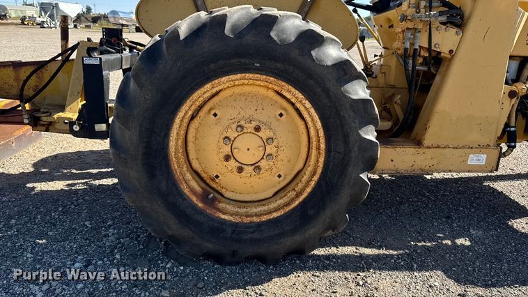 image for item EM2389 1981 Massey Ferguson 30B tractor