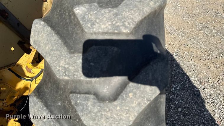 image for item EM2389 1981 Massey Ferguson 30B tractor