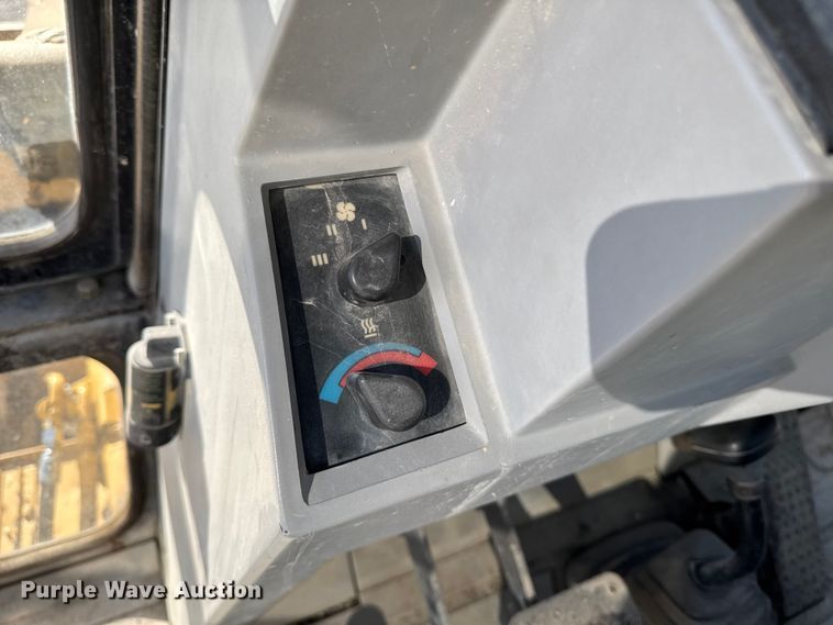 image for item EM2394 1994 Caterpillar 416B backhoe