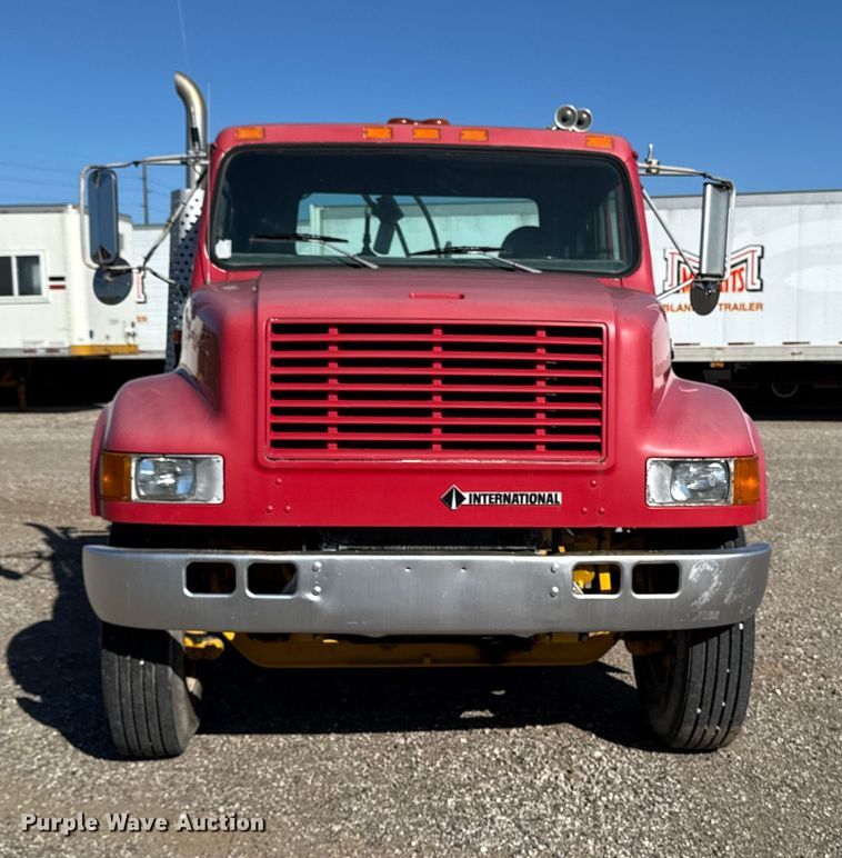 image for item EM2396 1993 International 4900 utility / service truck