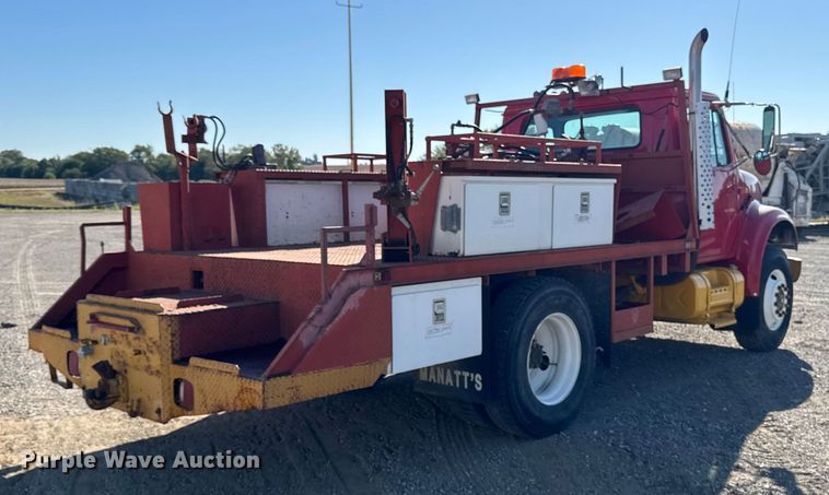 image for item EM2396 1993 International 4900 utility / service truck