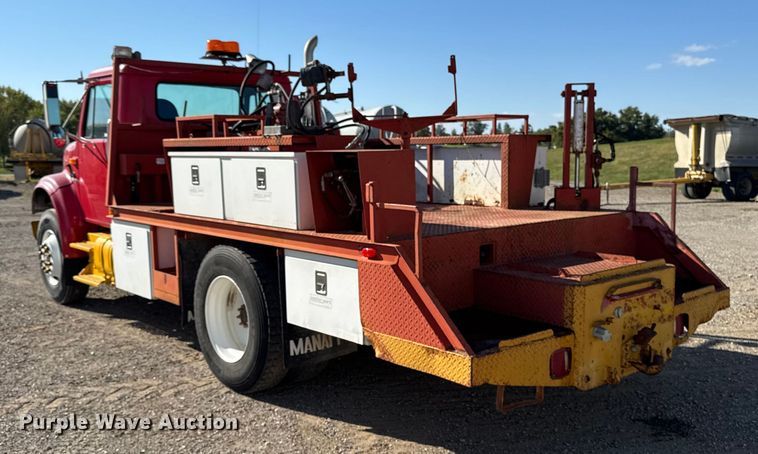 image for item EM2396 1993 International 4900 utility / service truck