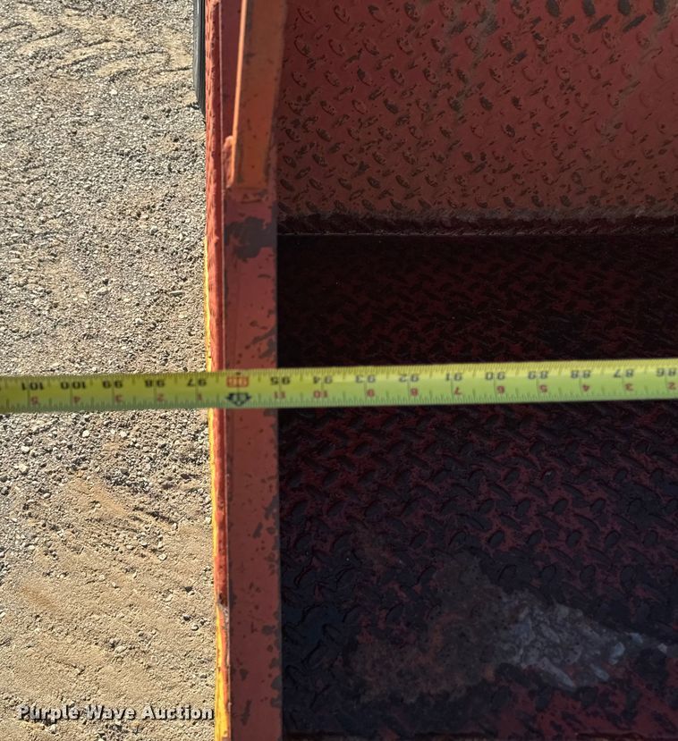 image for item EM2396 1993 International 4900 utility / service truck