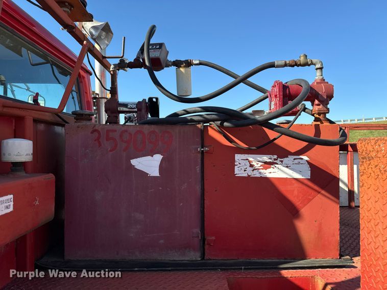 image for item EM2396 1993 International 4900 utility / service truck